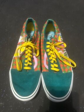 Vans Low-Top Simpsons Moe’s Tavern edition shoes